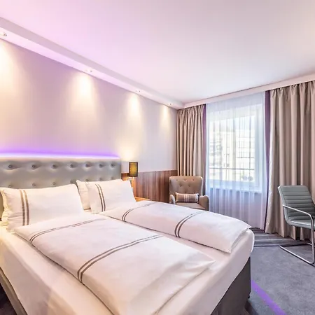 Premier Inn Düsseldorf City Centre-3