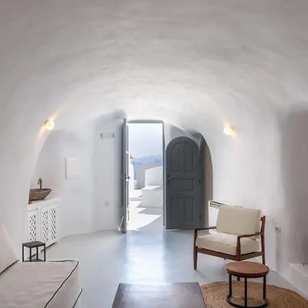 Oia Spirit Studios By Mary D Nomikou-3