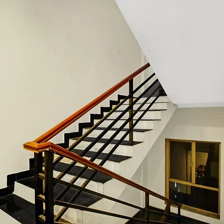 Itsy Hotels Transit Express Near Sealdah Station-3