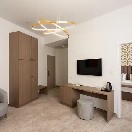 Mera Hotel-2