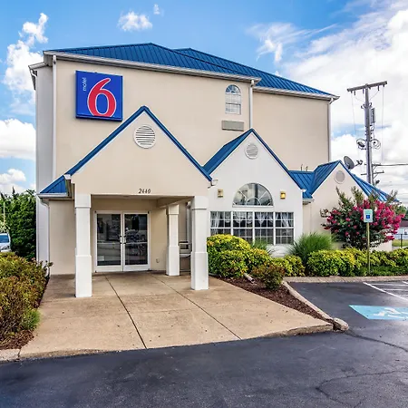 Motel 6 Chattanooga Downtown-2