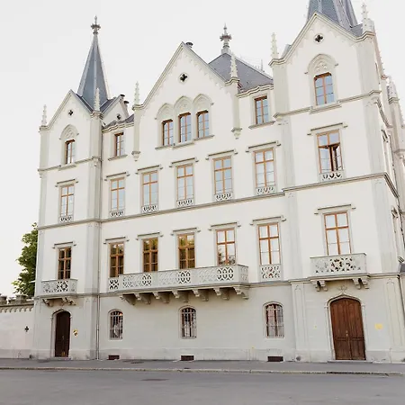 Chateau De L'Aile- Boutique Suites-3