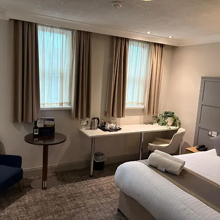 Caledonian Hotel-2