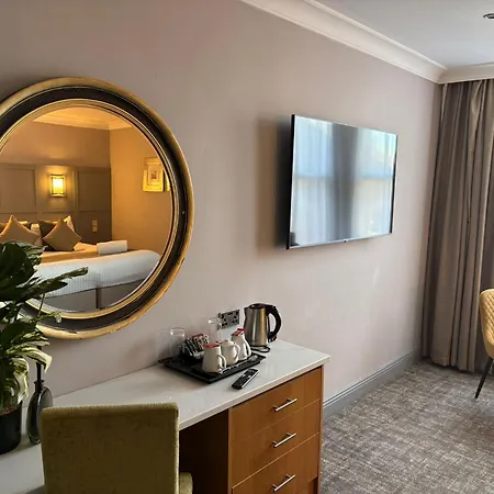Caledonian Hotel-3
