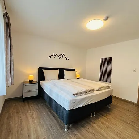 Aparthotel Dorfplatzl Garni Apartments & B&B-3