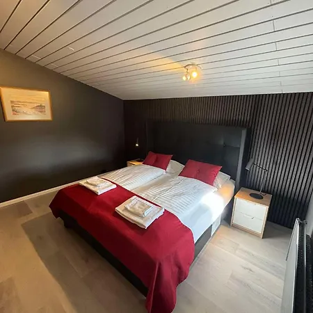 Hotel Kjarnalundur- Aurora Dream - Lodges And Rooms-2