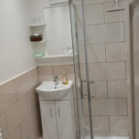 Ponderosa B&B With Free Onsite Parking And Breakfast Included-2