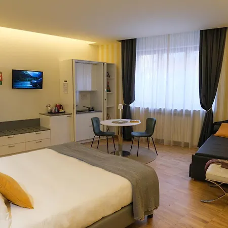 Monza City Rooms & Studios-3