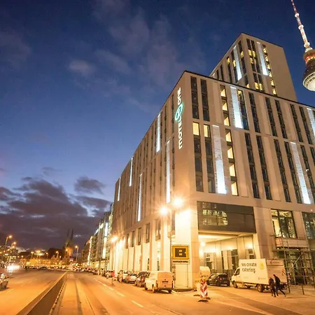 Motel One Berlin-Alexanderplatz-3