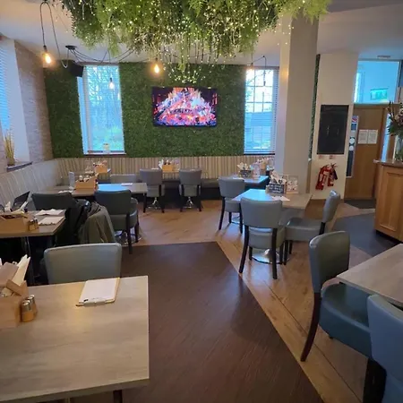 The Courtyard Bar, Kitchen, Rooms-2