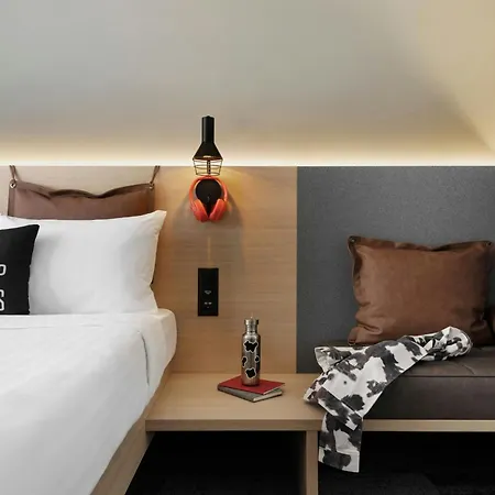 Moxy Zurich-3