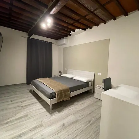 Rent Room Iacopo-3