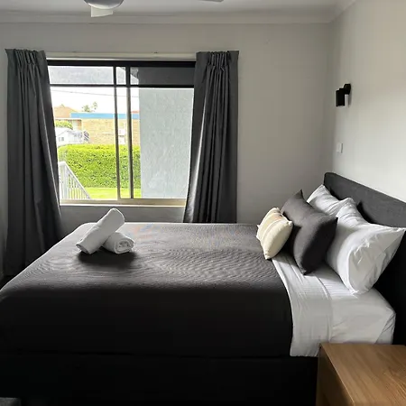 Merimbula Lake Apartments-2
