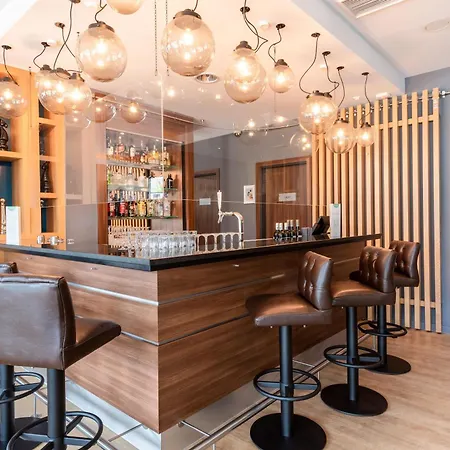Premier Inn Stuttgart Airport-2