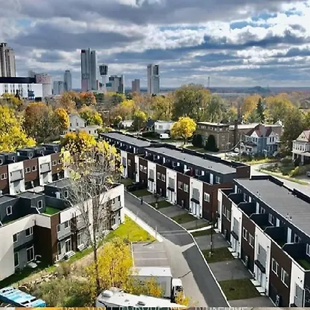 Bentley Commons Fallsview - Luxury 4 Bedroom 4 Bath Townhouse-3