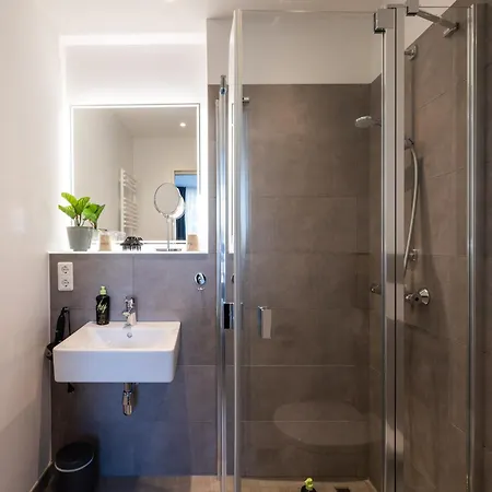 Limehome Koeln Friesenplatz - Digital Access-3