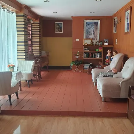 Little Guest House Hotel-2