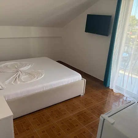 Vila Lazri-2