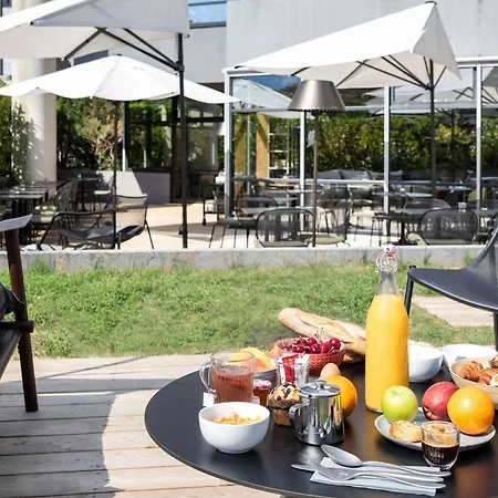 Novotel Annecy Centre-3