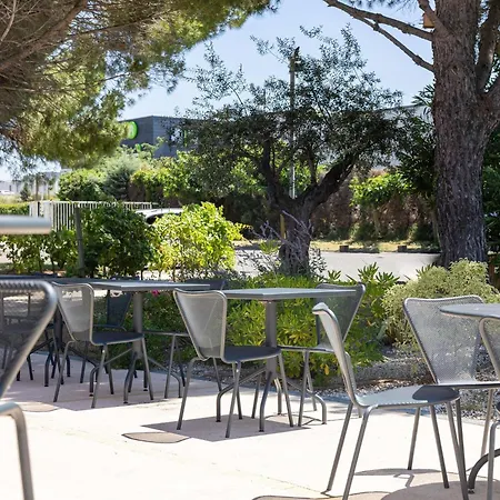 Ibis Carcassonne Est La Cite-3