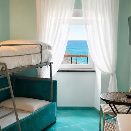 La Polena Camere Vernazza - Suite vista mare-3