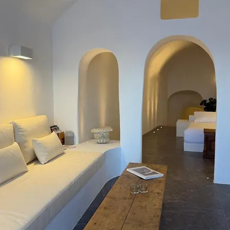 Chelidonia Luxury Suites-3