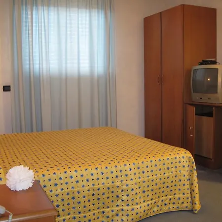 Hotel Italia-3
