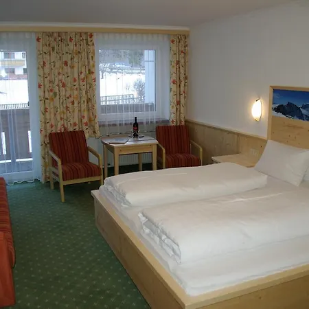 Alpenhof Pension-Garni-3