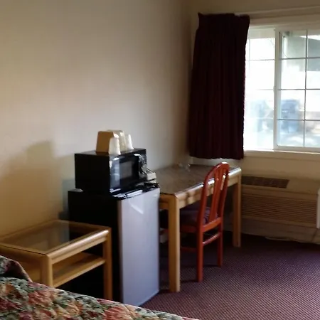 Redwood Inn Willits-2