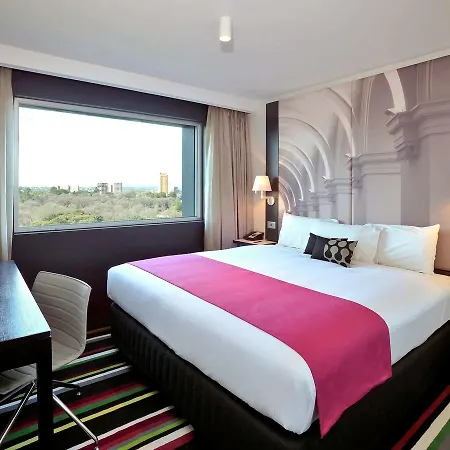 Mercure Melbourne Treasury Gardens-3