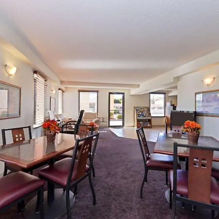 Executive Plus Inn And Suites-2