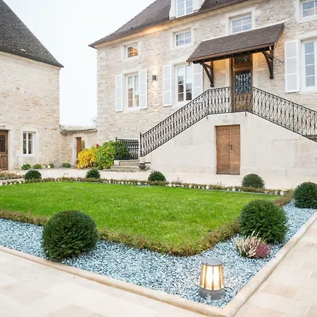La Maison Deveney Mars-2