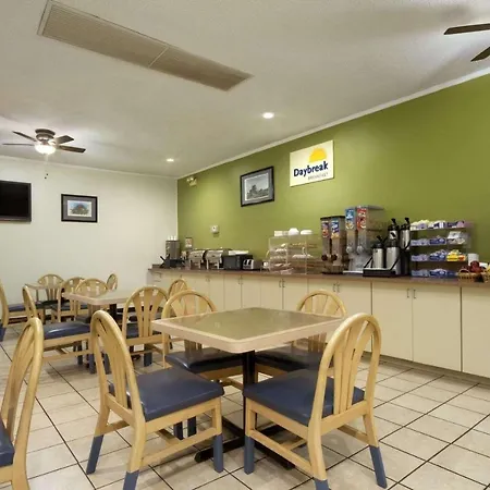 Days Inn By Wyndham Hardeeville/ I-95 State Line-3
