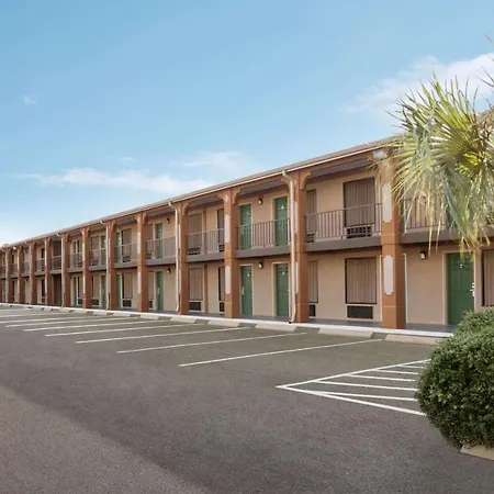 Days Inn By Wyndham Hardeeville/ I-95 State Line-2