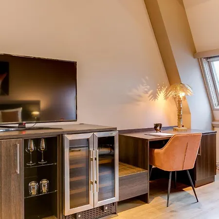 Brasss Hotel Suites-3