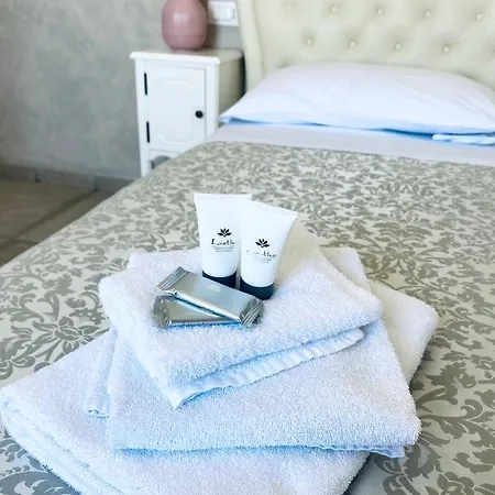 Domus Valadier B&B Guesthouse-3