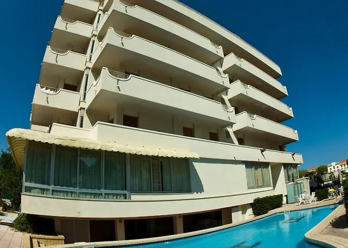 Hotel con golf: Hotel Alexander