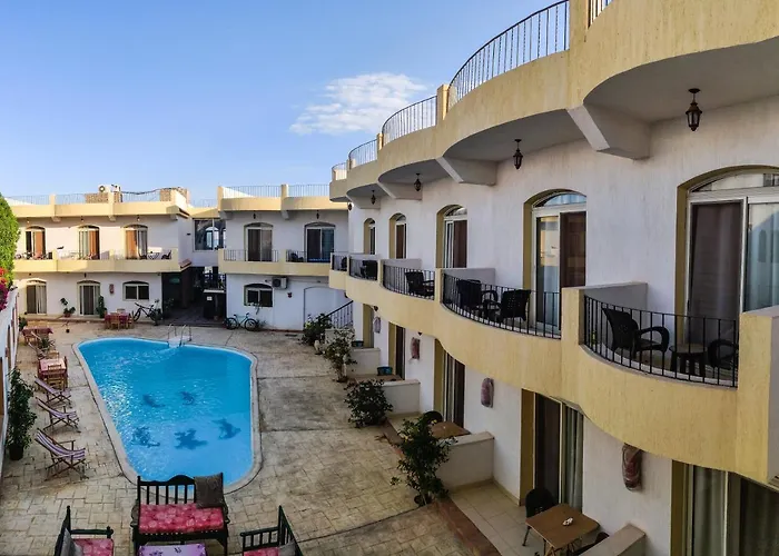 New Yalla Hotel