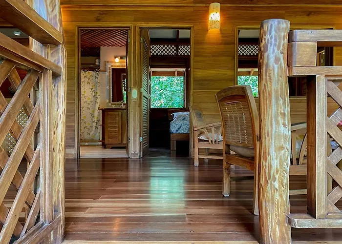 Finca Chica Lodge & Villas