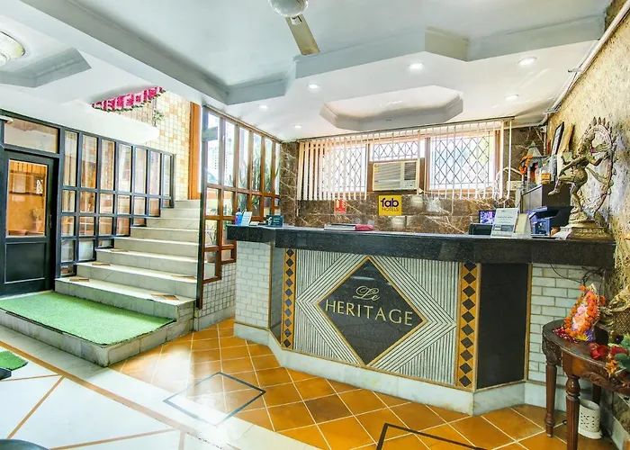 Hotel near College: Fabhotel Le Heritage Karol Bagh