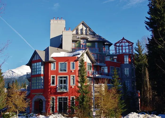Togo villas Alpenglow Lodge By Mva