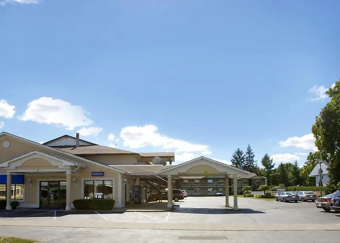 Howard Johnson By Wyndham Niagara Falls