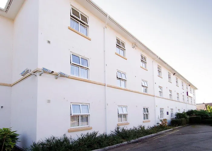 Premier Inn Cheltenham Central