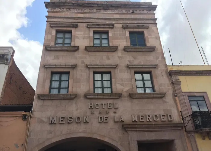 Hotels with pool Meson De La Merced