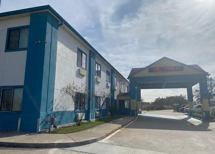 Tropicana Inn And Suites