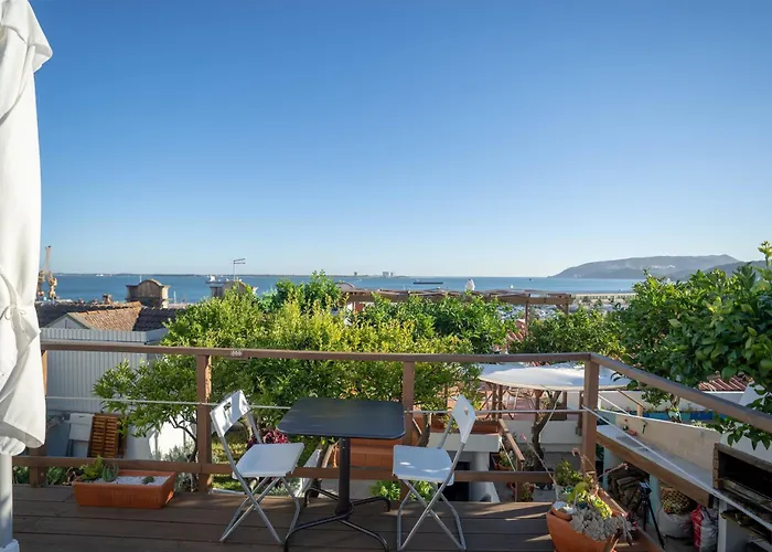 Marina Blue - Apartments & Suites