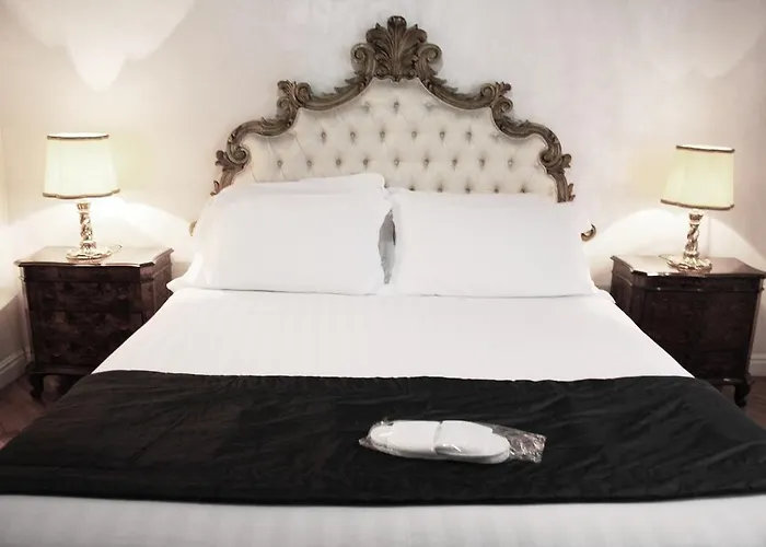 Romantic hotels Piazza Di Spagna Suites