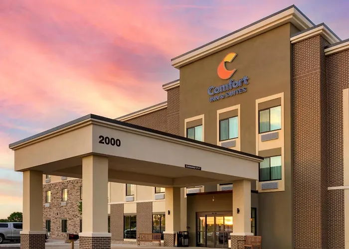 Comfort Inn & Suites North