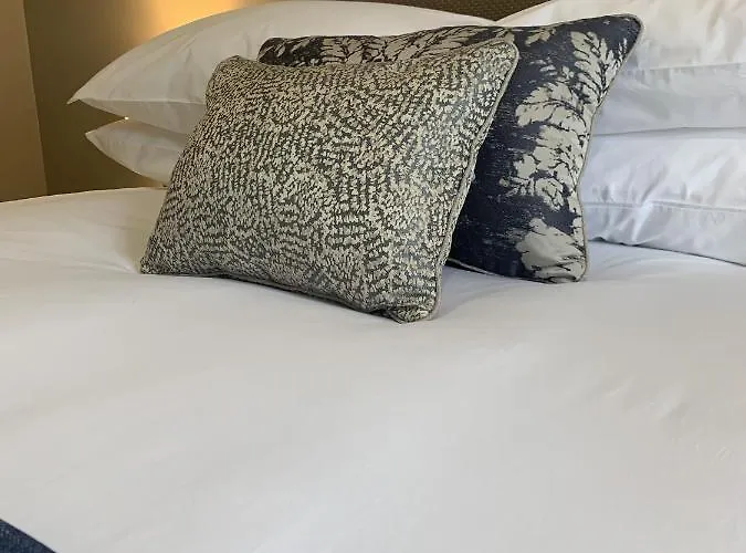 The Cedar Country Hotel