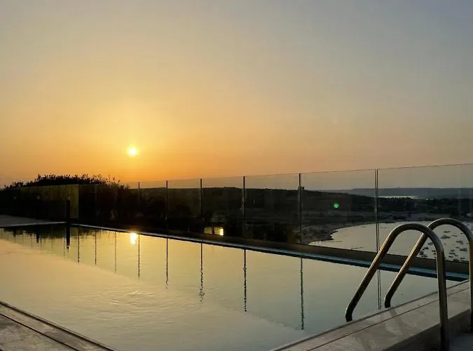 Cheap hotel: Hotel Viu57